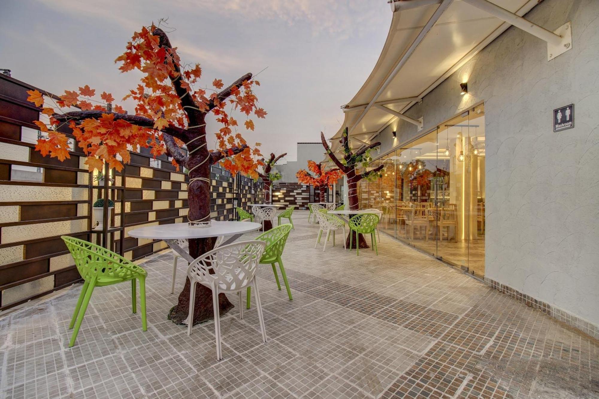 Hotel Townhouse Geetraj Near Shalimar Gateway Lucknow Exterior foto