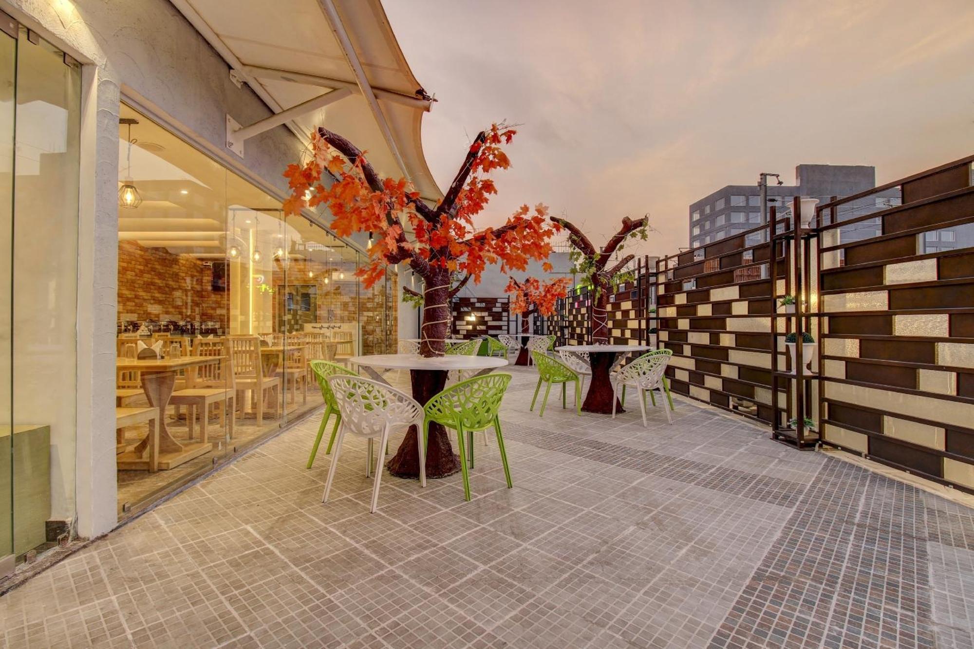 Hotel Townhouse Geetraj Near Shalimar Gateway Lucknow Exterior foto