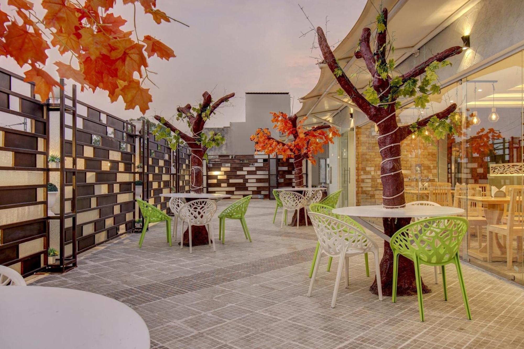 Hotel Townhouse Geetraj Near Shalimar Gateway Lucknow Exterior foto